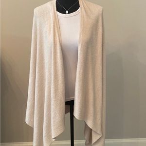 Barefoot Dreams cozy weekend wrap!
